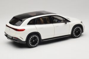 Mercedes EQS SUV X296 Manufaktur Diamond White NZG 1:18 B66960590 Metall - pilt 3/8