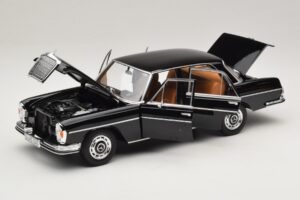 Mercedes 280 SE W108 Must Norev 1:18 183360 Metall - pilt 2/8