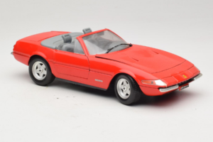 Ferrari 365 GTS/4 Spider Punane Techno Giodi 1:18 40028-P1 Metall - pilt 6/8