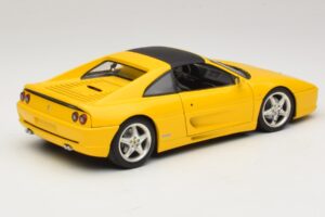 Ferrari F355 Spider Kollane Musta Katusega UT Models 1:18 180074030-P4 Metall - pilt 3/8