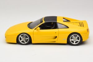 Ferrari F355 Spider Kollane Musta Katusega UT Models 1:18 180074030-P4 Metall - pilt 4/8