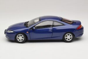 Ford Cougar Sinine Action 1:18 ACTION001 Metall - pilt 4/8