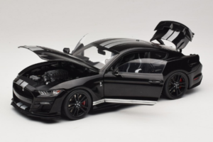 Ford Mustang Shelby GT500 S550 Must IXO 1:18 U18RDC002-FO Metall - pilt 2/8