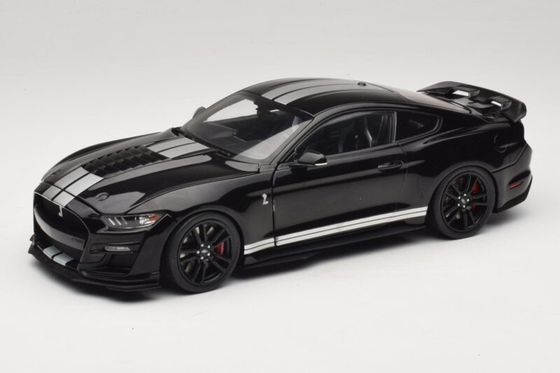 Ford Mustang Shelby GT500 S550 Must IXO 1:18 U18RDC002-FO Metall