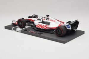 Haas VF-22 K. Magnussen Pole Position Brazilian GP 2022 Minichamps 1:18 117222120 Vaik - pilt 5/7