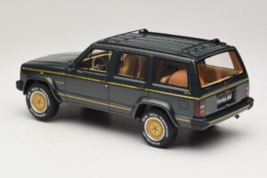 Jeep Cherokee XJ Limited Dark Hunter Green Otto 1:18 OT1340 Vaik - pilt 5/6