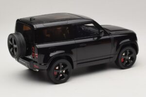 Land Rover Defender 90 L663 P400 X-Dynamic HSE Santorini Black GT Spirit 1:18 GT992 Vaik - pilt 2/6
