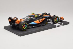McLaren MCL60 #4 L. Norris 2nd Place Hungarian GP 2023 Minichamps 1:18 537233004 Vaik - pilt 2/7