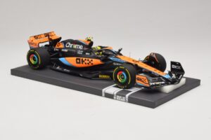 McLaren MCL60 #4 L. Norris 2nd Place Hungarian GP 2023 Minichamps 1:18 537233004 Vaik - pilt 4/7