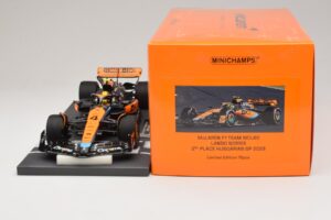 McLaren MCL60 #4 L. Norris 2nd Place Hungarian GP 2023 Minichamps 1:18 537233004 Vaik - pilt 6/7