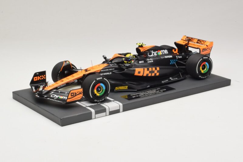 McLaren MCL60 #4 L. Norris 2nd Place Japanese GP 2023 Minichamps 1:18 537233504 Vaik