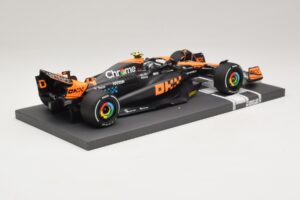 McLaren MCL60 #4 L. Norris 2nd Place Singapore GP 2023 Minichamps 1:18 537233404 Vaik - pilt 2/7