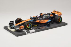 McLaren MCL60 #81 O. Piastri Hungarian GP 2023 Minichamps 1:18 537233081 Vaik