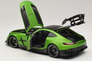 Mercedes AMG GT Black Series C190 Matt Green Metallic Minichamps 1:18 110032022 Metall - pilt 5/8