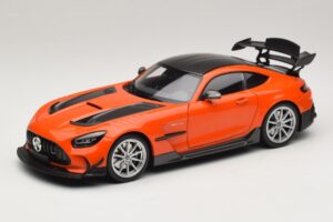 Mercedes AMG GT Black Series C190 Oranž Hõbevelgedega Minichamps 1:18 110032024 Metall