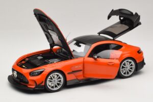Mercedes AMG GT Black Series C190 Oranž Hõbevelgedega Minichamps 1:18 110032024 Metall - pilt 2/8