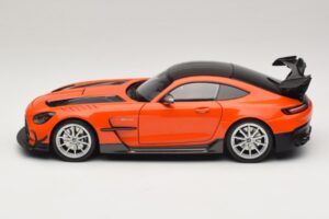 Mercedes AMG GT Black Series C190 Oranž Hõbevelgedega Minichamps 1:18 110032024 Metall - pilt 4/8