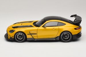 Mercedes AMG GT Black Series C190 Solarbeam Yellow Metallic Minichamps 1:18 110032021 Metall - pilt 4/8