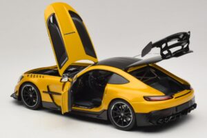 Mercedes AMG GT Black Series C190 Solarbeam Yellow Metallic Minichamps 1:18 110032021 Metall - pilt 5/8
