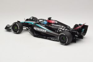 Mercedes AMG Petronas W15 E Performance G. Russell 2024 Minichamps 1:18 110240163 Vaik - pilt 5/7