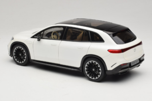 Mercedes EQS SUV X296 Manufaktur Diamond White NZG 1:18 B66960590 Metall - pilt 7/8