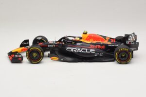 Oracle Red Bull Racing RB19 S. Perez Abu Dhabi GP 2023 Minichamps 1:18 110232311 Vaik - pilt 3/7