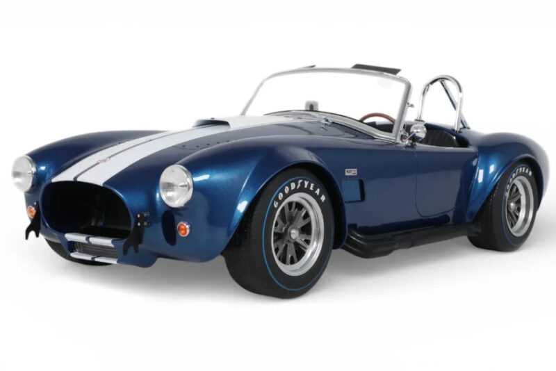 Shelby Cobra 427 S/C Sinine & Valge Triip GT Spirit 1:8 GTS800802 Vaik