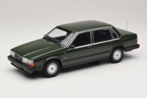 Volvo 740 GL Tumeroheline Minichamps 1:18 155171702 Metall