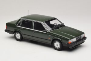 Volvo 740 GL Tumeroheline Minichamps 1:18 155171702 Metall - pilt 4/6