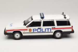 Volvo 740 GL Universaal Politi Norway Minichamps 1:18 155171796 Metall - pilt 3/6