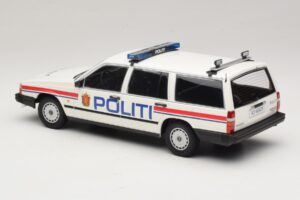Volvo 740 GL Universaal Politi Norway Minichamps 1:18 155171796 Metall - pilt 5/6