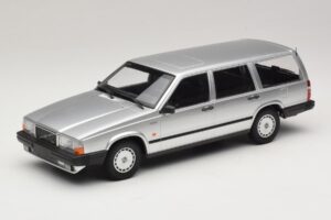 Volvo 740 GL Universaal Hõbe Minichamps 1:18 155171770 Metall