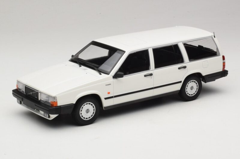 Volvo 740 GL Universaal Valge Minichamps 1:18 155171772 Metall