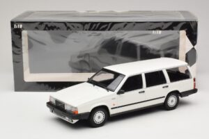 Volvo 740 GL Universaal Valge Minichamps 1:18 155171772 Metall - pilt 6/6