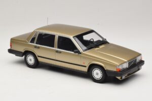 Volvo 740 GL Kuldne Minichamps 1:18 155171700 Metall - pilt 4/6