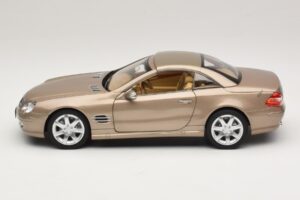 Mercedes SL500 R230 Travertine Beige Norev 1:18 183843 Metall - pilt 4/9