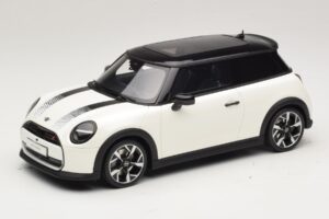 Mini Cooper S F66 Nanuq White Metallic Otto 1:18 Mini Cooper S F66 Nanuq White Metallic Otto 1:18 OT1245 Vaik