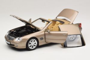 Mercedes SL500 R230 Travertine Beige Norev 1:18 183843 Metall - pilt 2/9