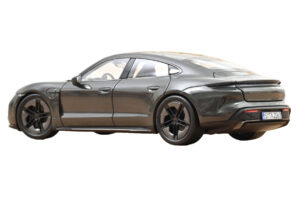 Porsche Taycan Turbo S Slate Grey Neo Norev 1:18 187654 Metall - pilt 3/5
