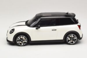 Mini Cooper S F66 Nanuq White Metallic Otto 1:18 OT1245 Vaik - pilt 3/6
