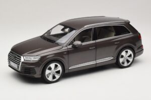 Audi Q7 4M Argus Brown Minichamps 1:18 5011407615 Metall