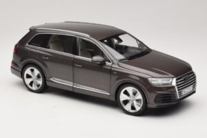 Audi Q7 4M Argus Brown Minichamps 1:18 5011407615 Metall - pilt 6/8