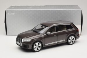 Audi Q7 4M Argus Brown Minichamps 1:18 5011407615 Metall - pilt 8/8