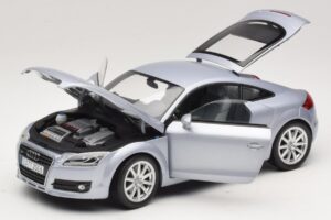 Audi TT 8N Silverblue Metallic Minichamps 1:18 100015020 Metall - pilt 2/8