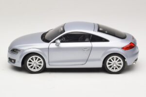 Audi TT 8N Silverblue Metallic Minichamps 1:18 100015020 Metall - pilt 4/8
