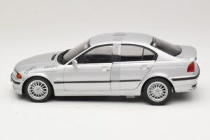 BMW 3-Series E46 6-Cylinder Hõbedane UT Models 1:18 20512 Metall - pilt 3/6