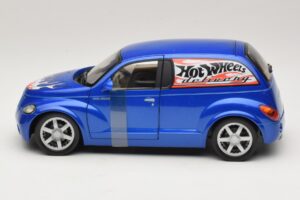 Chrysler PT Cruiser Tarne Sinine Hot Wheels 1:18 29616 Metall - pilt 3/7