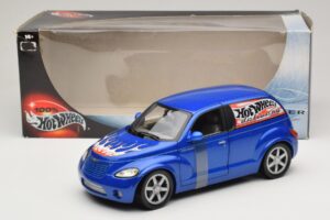 Chrysler PT Cruiser Tarne Sinine Hot Wheels 1:18 29616 Metall - pilt 7/7