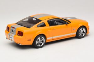 Ford Mustang GT S197 Grabber Orange Metallic AUTOart 1:18 73117-A1 Metall - pilt 3/8