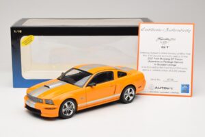 Ford Mustang GT S197 Grabber Orange Metallic AUTOart 1:18 73117-A1 Metall - pilt 8/8